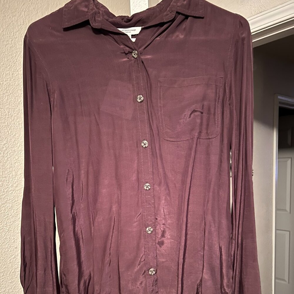 NWT Women's Collared Long Sleeve Button-Down Top